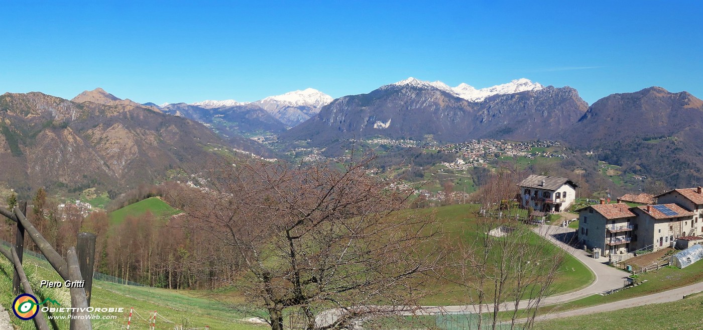 76 Da Miragolo S. Salvatore panoramica sulla Val Serina.jpg